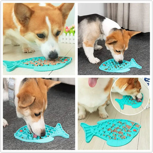 Gigli Pet silicone lick mat for cats and dogs, featuring a textured surface for slow feeding and preventing choking.