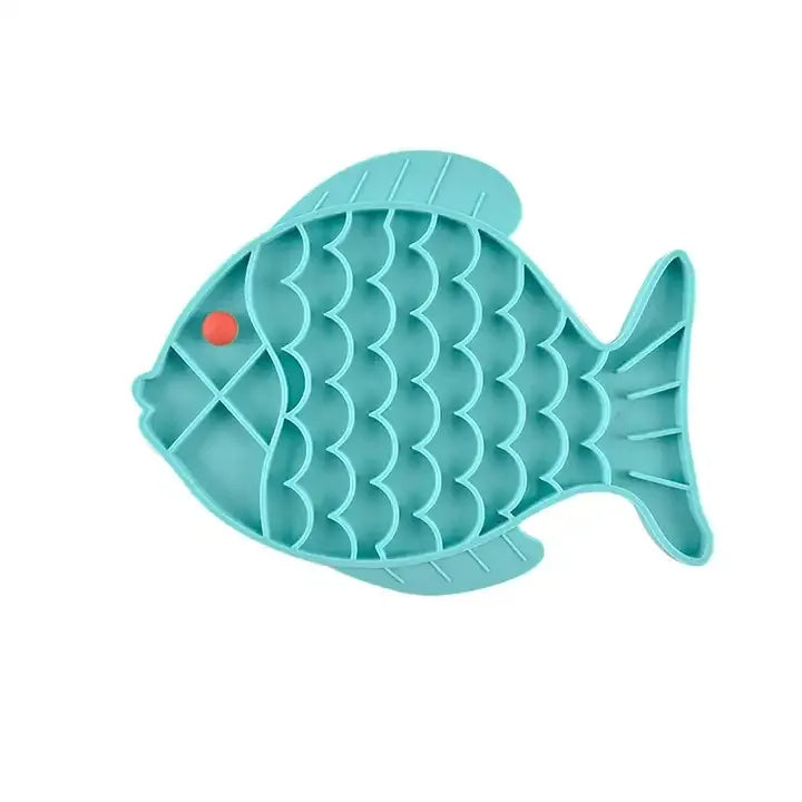 Gigli Pet silicone lick mat for cats and dogs, anti-gulping slow feeder with textured surface for engaging pet feeding.